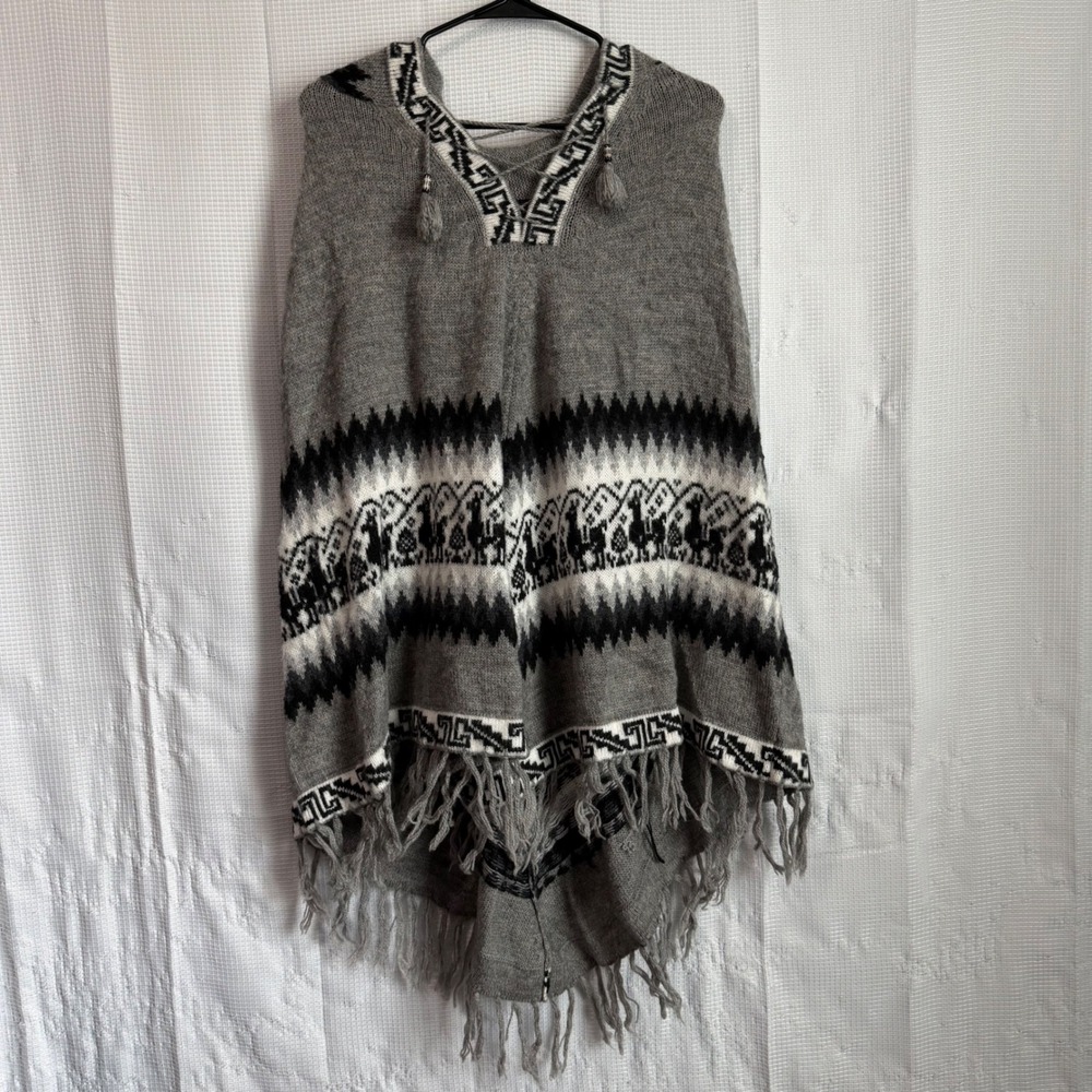 Kiss My Alpaca Hooded Poncho Gray Llama Fair Isle Fringe Wrap Peru Boho OS